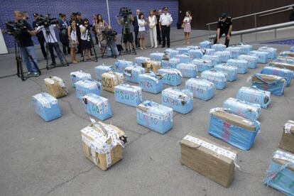 Police arrested 42 people and seized more than five tons of hashish with the help of information received via Twitter.