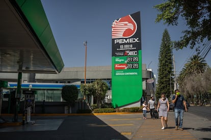 Una gasolinera de Petróleos Mexicanos (Pemex)