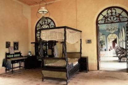 Una de las estancias de la casa Menezes Braganza House, en Chandor (Goa).