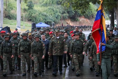 Il leader chavista durante le esercitazioni militari questa mattina a Caracas.