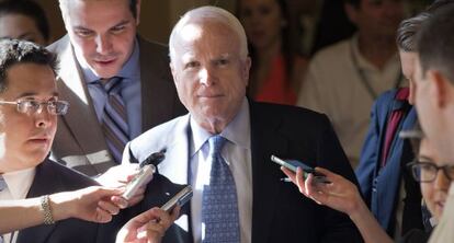 John McCain, antes de su viaje a Egipto, en el Capitolio.