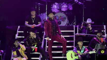 Grupo Firme durante un concierto en el Zócalo de Ciudad de México, en 2022.