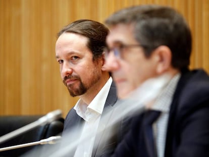 MADRID, 28/05/2020.- El vicepresidente segundo del Gobierno, Pablo Iglesias, y el presidente de la Comisión para la Reconstrucción Social y Económica, Patxi López (i), al inicio de la comparecencia del primero este jueves ante dicha comisión creada en el Congreso que intentará consensuar las medidas a poner en marcha tras la pandemia. 