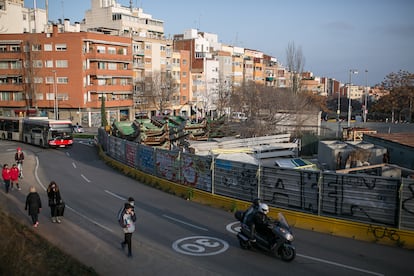 Obras de la L9 del metro en la Ronda Guinardó junto al Hospital de Sant Pau.