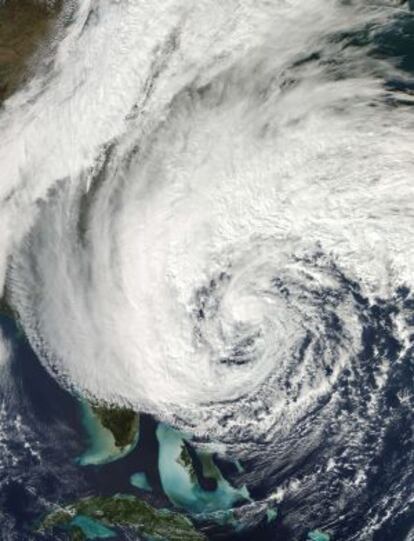 El satelite NOAA que muestra la fuerza del huracán Sandy.