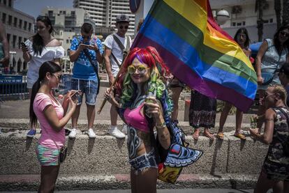 Participantes en el desfile del Orgullo Gay en Tel Aviv (Israel).
