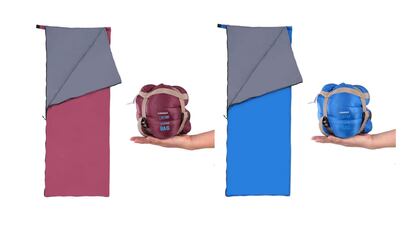 ¿Que hay que llevar para hacer el Camino de Santiago?, ¿Que meter en la mochila para hacer el Camino de Santiago?, ¿Que llevar en la mochila para hacer el Camino?, equipamiento camino de santiago, ¿Cuáles son las mejores zapatillas para hacer el Camino de Santiago?, ¿Qué tipo de calcetines son los más adecuados para hacer el Camino de Santiago?, imprescindibles para el camino de santiago a pie, equipaje del peregrino