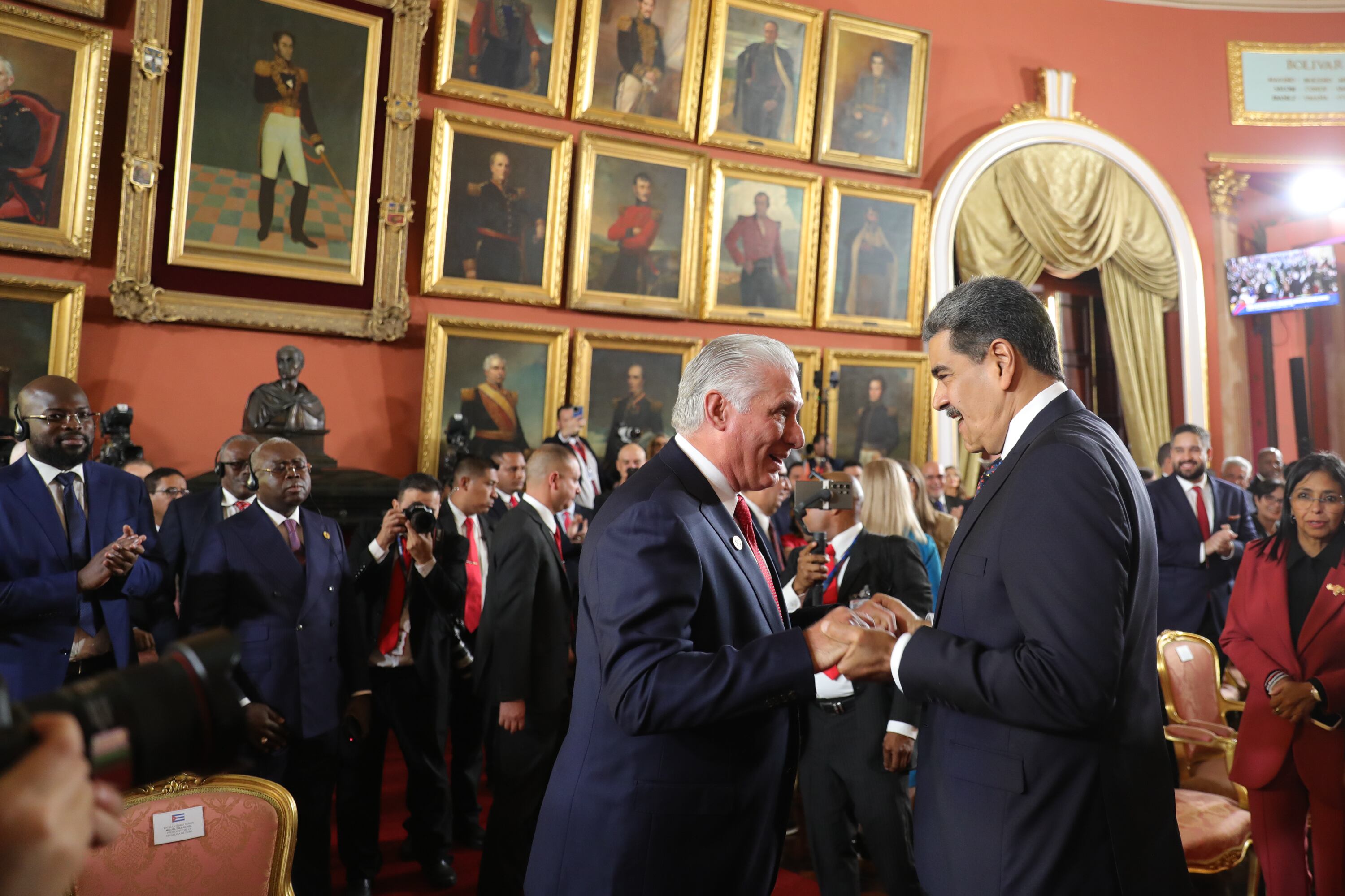 Solo los presidentes latinoamericanos de Cuba y de Nicaragua asisten a la toma de posesión de Maduro