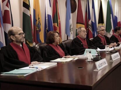 Jueces de la Corte Interamericana en la sesión sobre Costa Rica.