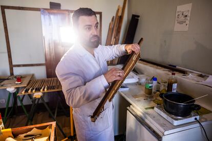 La restauración que lleva a cabo Martínez tiene el objetivo de que el instrumento vuelva a sonar: "Si estructuralmente está sano, le va a venir muy bien".