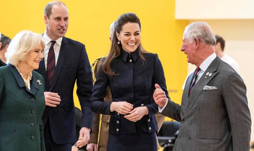 Camilla Parker-Bowles, el príncipe Guillermo, Kate Middleton y el príncipe Carlos, el martes en Loughborough (Inglaterra).