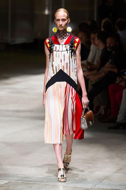 desfile prada primavera verano 2016