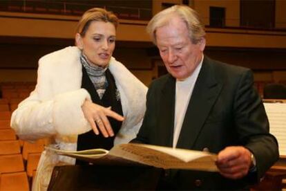 Ainhoa Arteta y sir Neville Marriner, ayer en el Kursaal de San Sebastián.