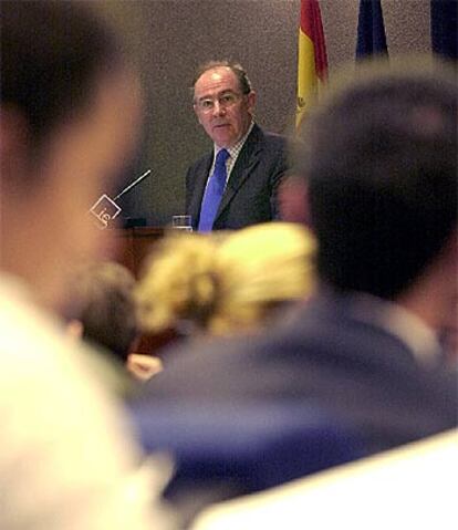 Rodrigo Rato, durante la inauguracin ayer de un mster de turismo.