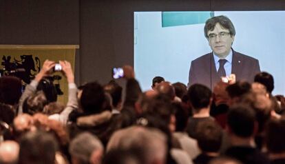 Puigdemont parla en un vídeo a Brussel·les als seguidors del partit nacionalista belga N-VA dimarts passat.
