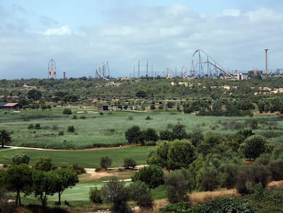 Vista de los terrenos próximos a Port Aventura en los que se instalará el complejo de Hard Rock en Tarragona.