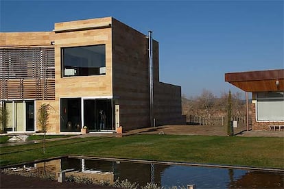 El hotel Pago del Vicario ha sido proyectado por el arquitecto Juan Sánchez.