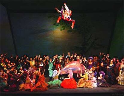 Una escena de la representación de <i>Goyescas,</i> en el teatro de la Zarzuela.