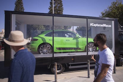 A Porsche on display by the beach in Sanlúcar de Barrameda.