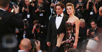Amber Heard y Johnny Depp, están oficialmente divorciados.