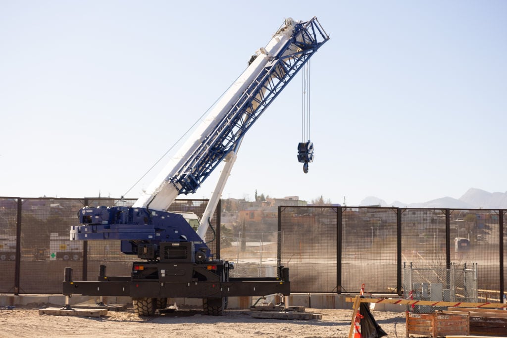 Texas da marcha atrás en la construcción del muro fronterizo con México