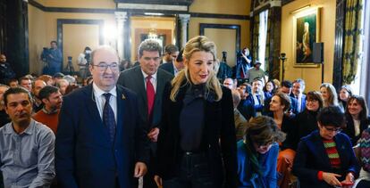 La vicepresidenta segunda del Gobierno y ministra de Trabajo y Economía Social, Yolanda Díaz, junto con el ministro de Cultura y Deporte, Miquel Iceta y el ministro de Inclusión, Seguridad Social y Migraciones, José Luis Escrivá.