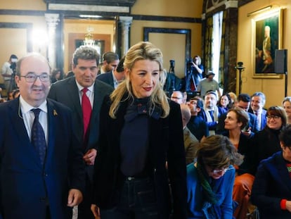 La vicepresidenta segunda del Gobierno y ministra de Trabajo y Economía Social, Yolanda Díaz, junto con el ministro de Cultura y Deporte, Miquel Iceta y el ministro de Inclusión, Seguridad Social y Migraciones, José Luis Escrivá.