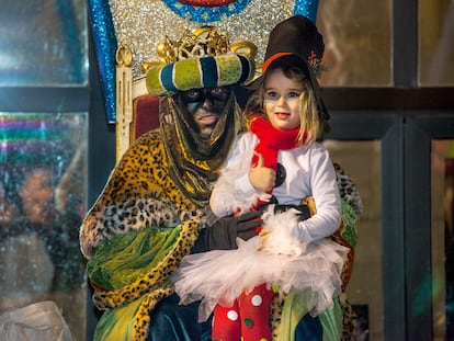 Abrazar a desconocidos