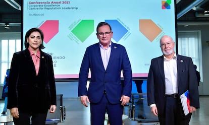 María Luisa Martínez Gistau, vicepresidenta de Corporate Excellence; Eduardo Navarro, presidente, y Ángel Alloza, CEO.