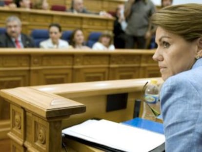 María Dolores de Cospedal en un pleno de las Cortes de Castilla-La Mancha.