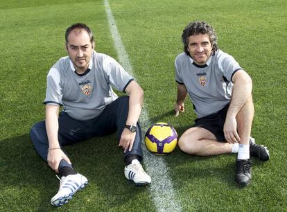 Raúl Caneda (izquierda), junto a Juanma Lillo en el Estadio Mediterráneo de Almería.