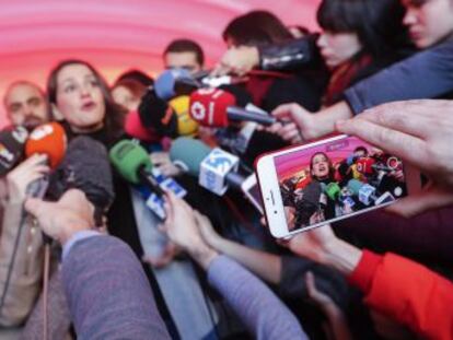 La candidata de Ciutadans carrega contra Iceta l últim dia per demanar el vot
