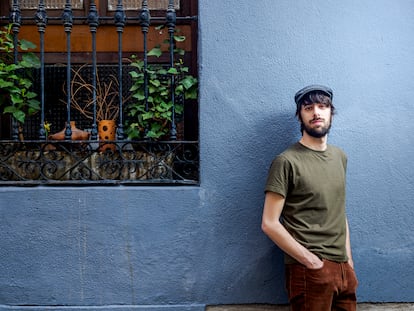 El escritor David Uclés, retratado en el madrileño barrio de La Latina, en Madrid, el 22 de marzo de 2024.