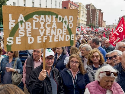 Manifestación de Marea Blanca en Sevilla en defensa por la sanidad pública