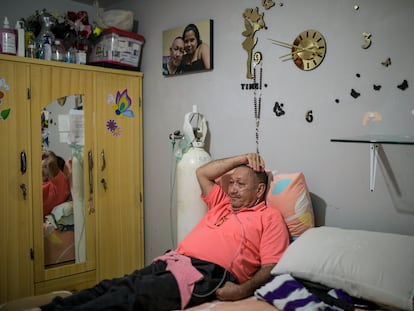 Victor Escobar en su casa de Cali, Colombia, el 06 de enero de 2022.