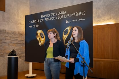 Ana Ollo e Oihane Mendizábal durante apresentação do projeto transfronteiriço do Pirineu em Pamplona, no dia 26 de maio.