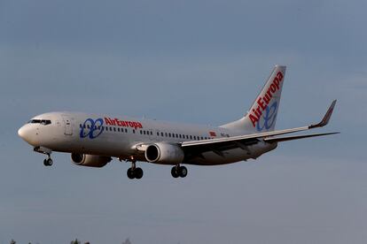 Avión de Air Europa aterrizando en Riga en enero de 2020.