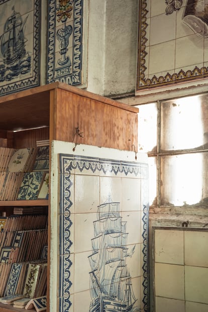 Detail of the São Simão tile factory, in the Portuguese town of Azeitão.