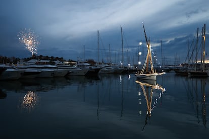 Los Reyes Magos llegan en barco a Palma de Mallorca, este viernes.
