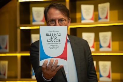 El periodista João Borges, el pasado jueves durante la presentación de su libro 'Eles não são loucos' en la Livraria Cultura, donde estaba junto a sus invitados cuando supieron de la quiebra.