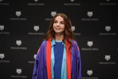 La actriz y cantante Victoria Abril posa antes de una rueda de prensa en el Auditorio del Centro de Arte de Alcobendas en Madrid el 25 de febrero.