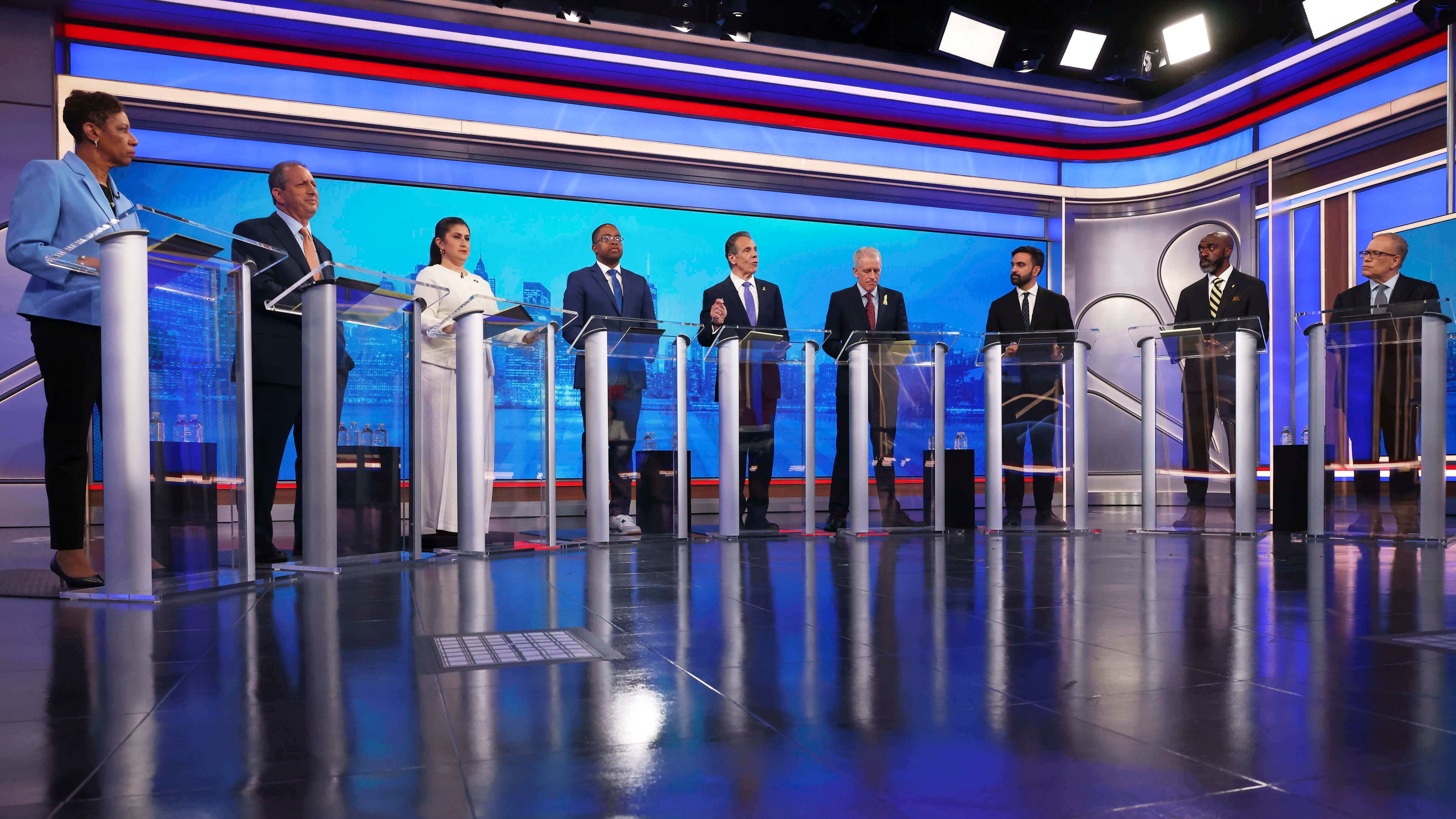 Los candidatos demócratas a la alcaldía de Nueva York prometen proteger a los inmigrantes Publicado por Últimas noticias: la última hora de hoy en EL PAÍS