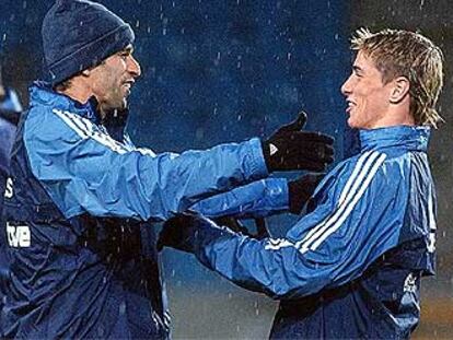 Valerón y Fernando Torres, durante el entrenamiento de España en Oslo.