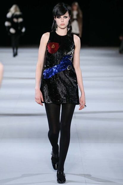 Saint Laurent resucita a Edie Sedgwick en la pasarela