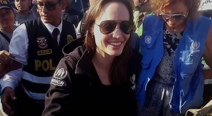 La actriz y enviada especial de Acnur, Angelina Jolie, en Tumbes (Perú).