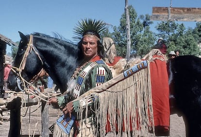Pierre Brice, excombatienete francés en Indochina, dio vida a Winnetou en las 11 películas canónicas del famoso apache.