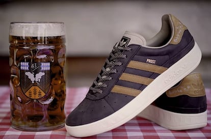 Fotograma del anuncio de las zapatillas de Adidas y la cerveza 43.