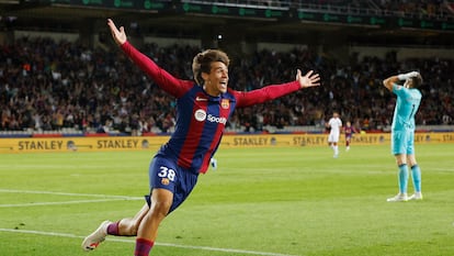 Marc Guiu celebrando su anotación frente al Athletic de Bilbao.