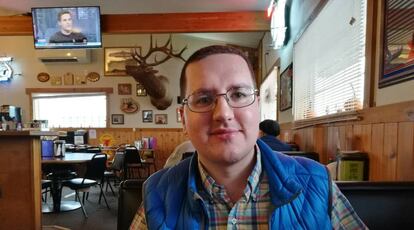 Peter Steffens, de 33 años, en un bar de Lake Moses (Washington).
