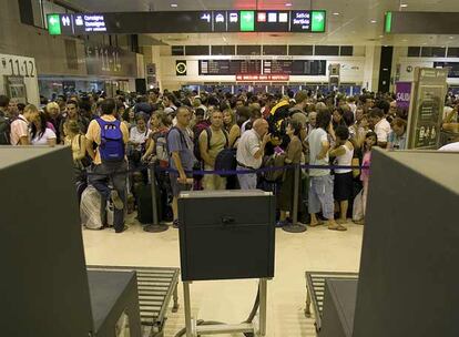 Una de las jornadas caóticas en la estación de Sants de Barcelona.